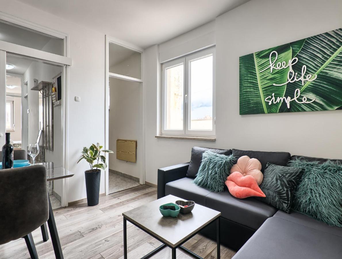 Joelle Apartment *