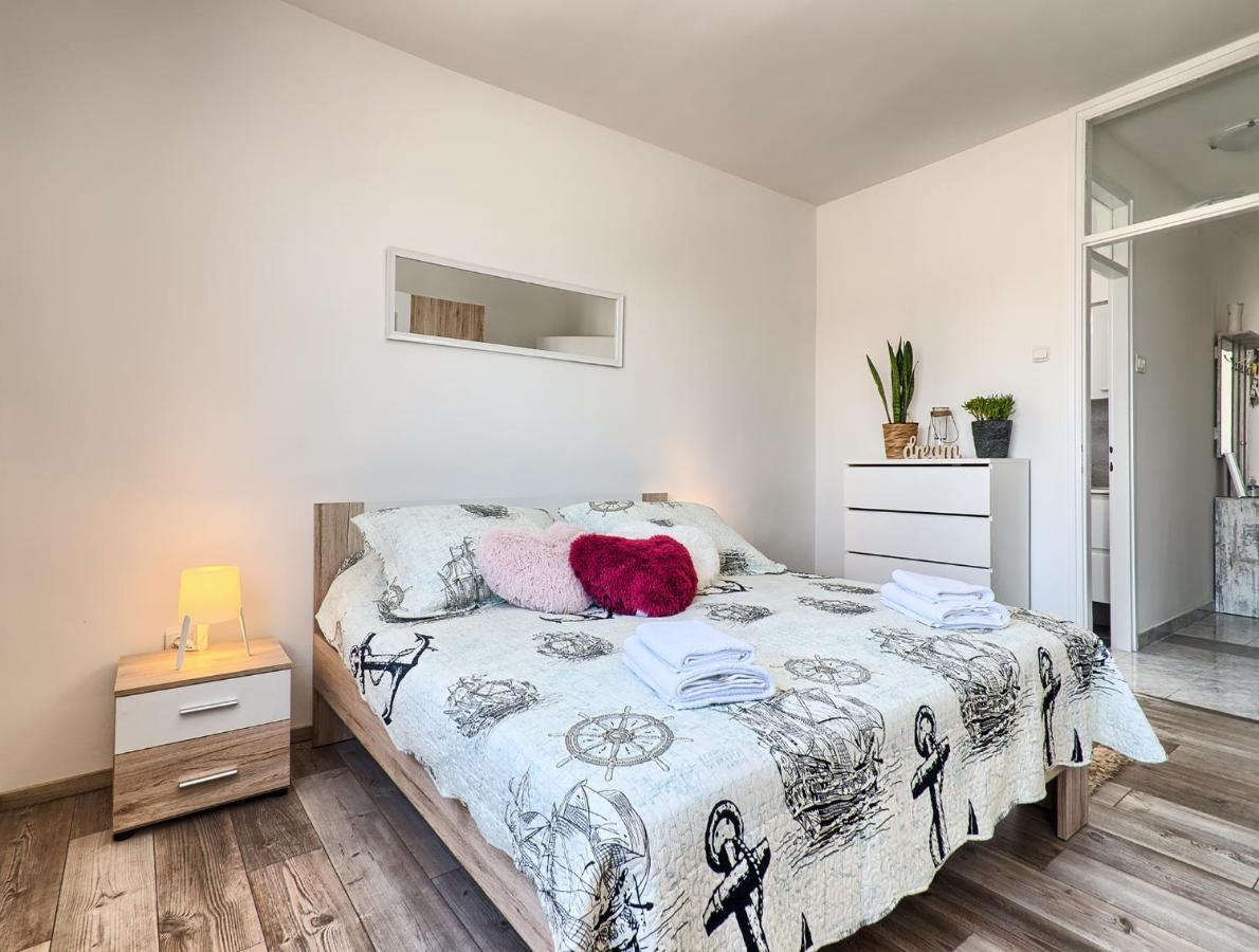 Joelle Apartman